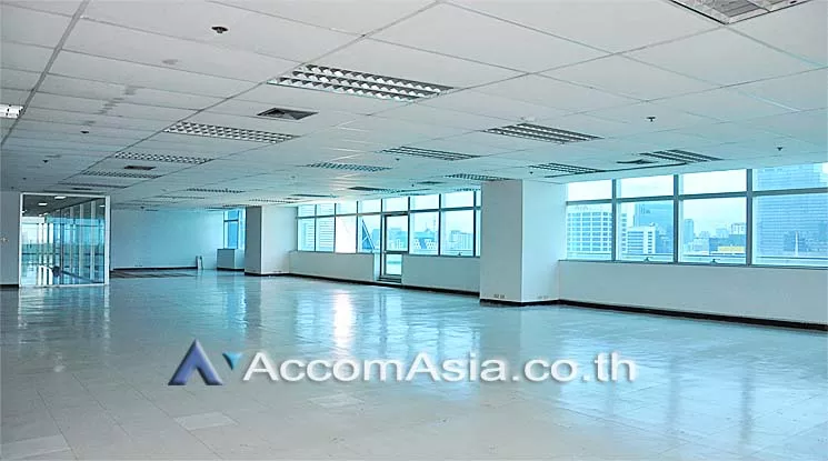  1  Office Space For Rent in Silom ,Bangkok BTS Surasak at Vorawat Building AA10945